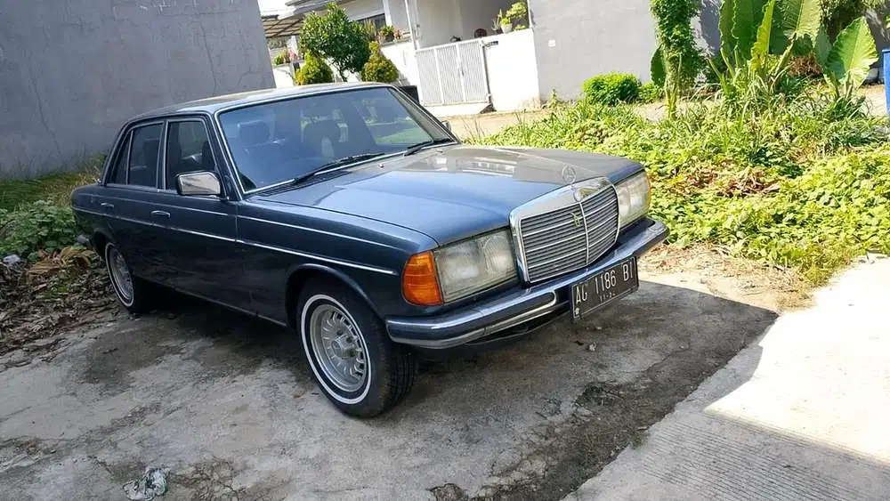 Mercedes-Benz E280 1980 Bensin