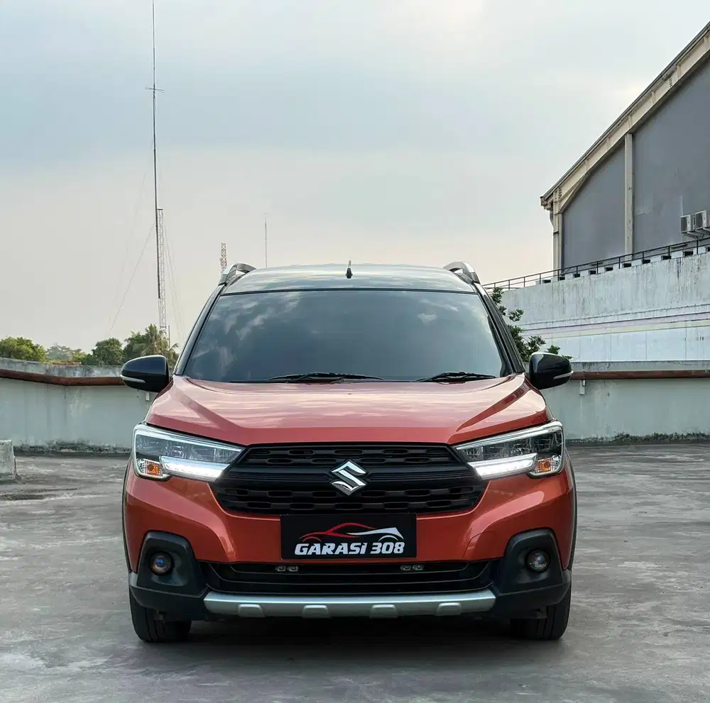 Suzuki XL7 GX Alpha AT 2022 Orange Hitam Two Tone one