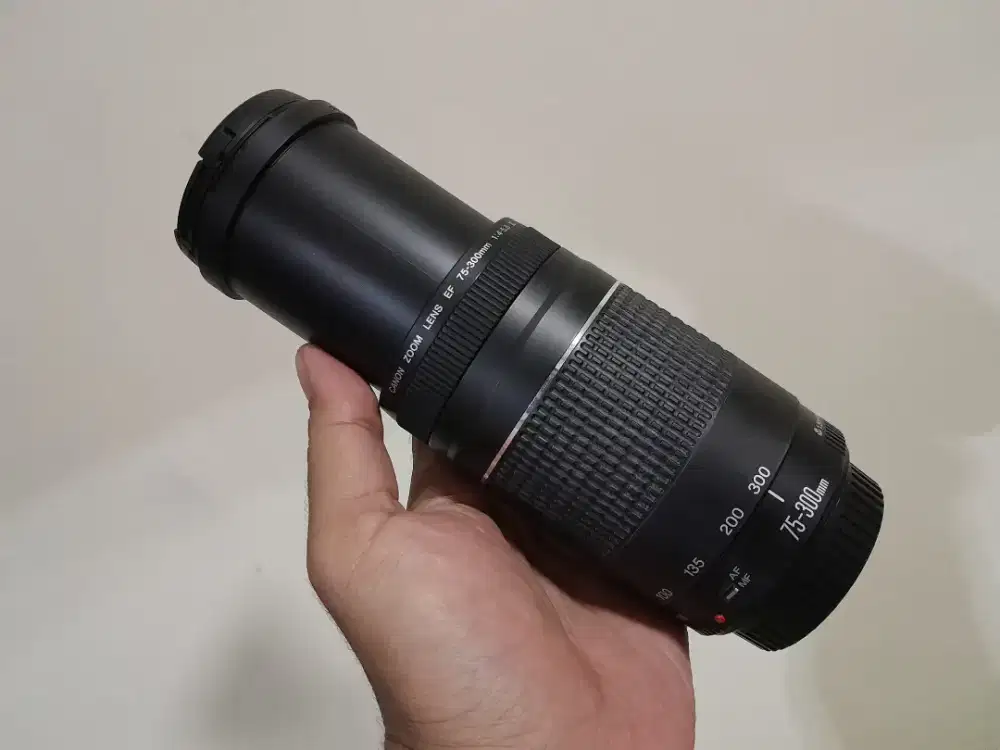 Lensa tele Canon 75-300mm III