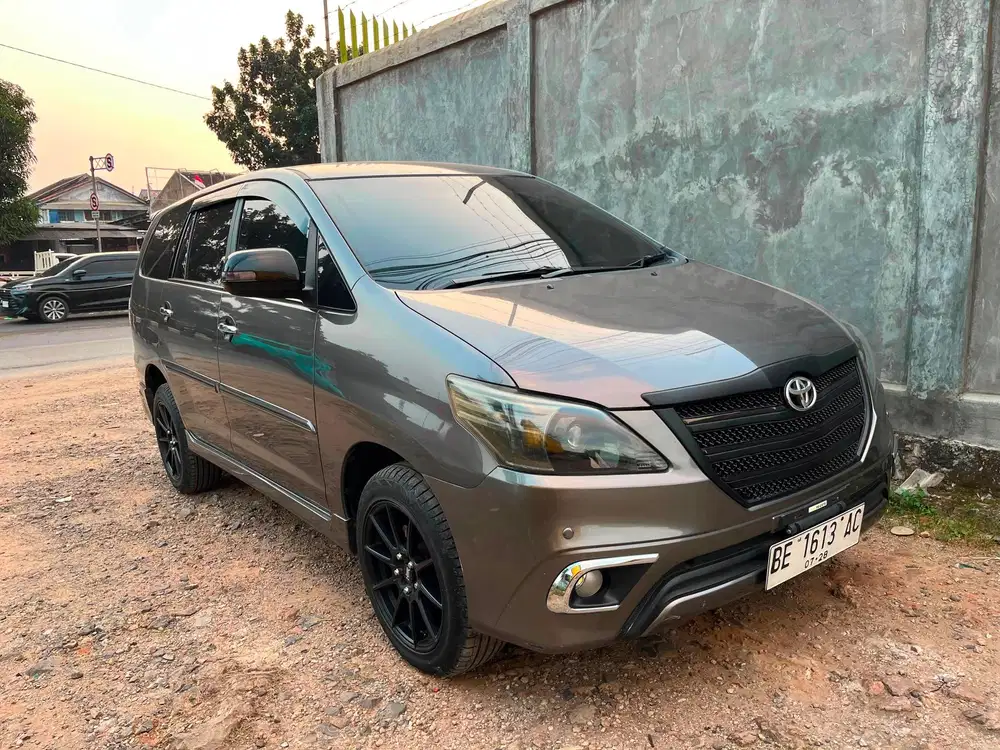 INNOVA V MATIC BENSIN ISTIMEWA