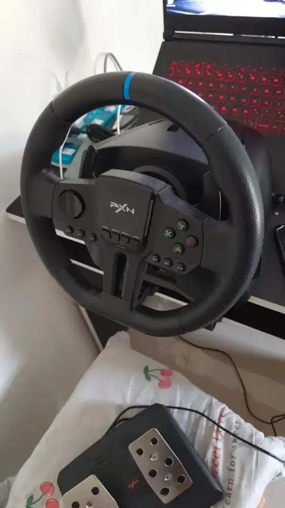 Wheel racing simulator