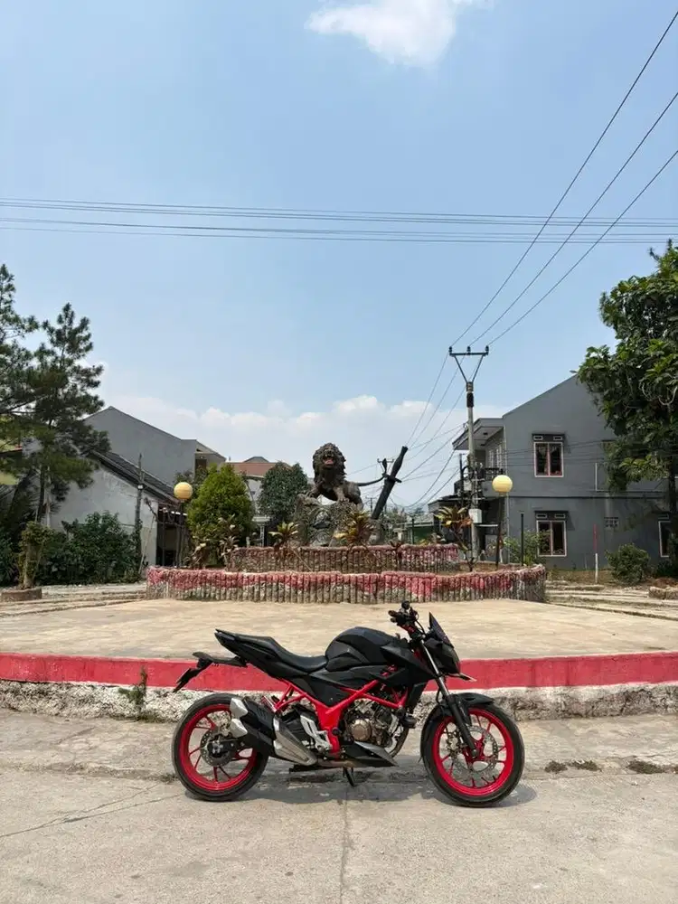 Dijual motor sport cb 150 r naked se