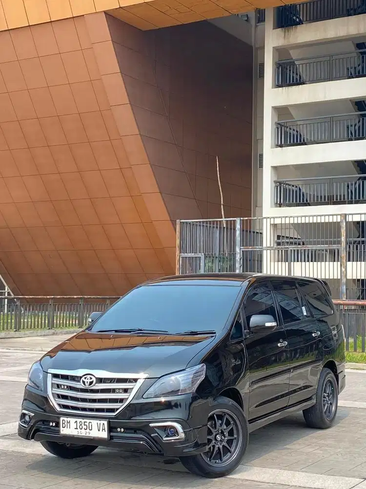 INNOVA V 2.0 PERTALITE TAHUN 2013 MATIC