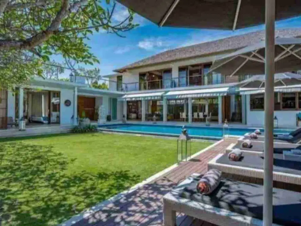 Luxury Villa 300 meter Walking Distance ke Pantai Petitenget