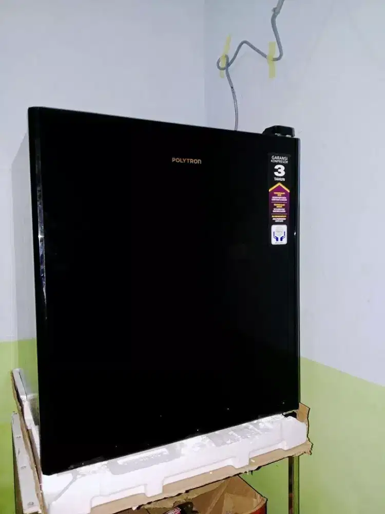 Kulkas mini polytron