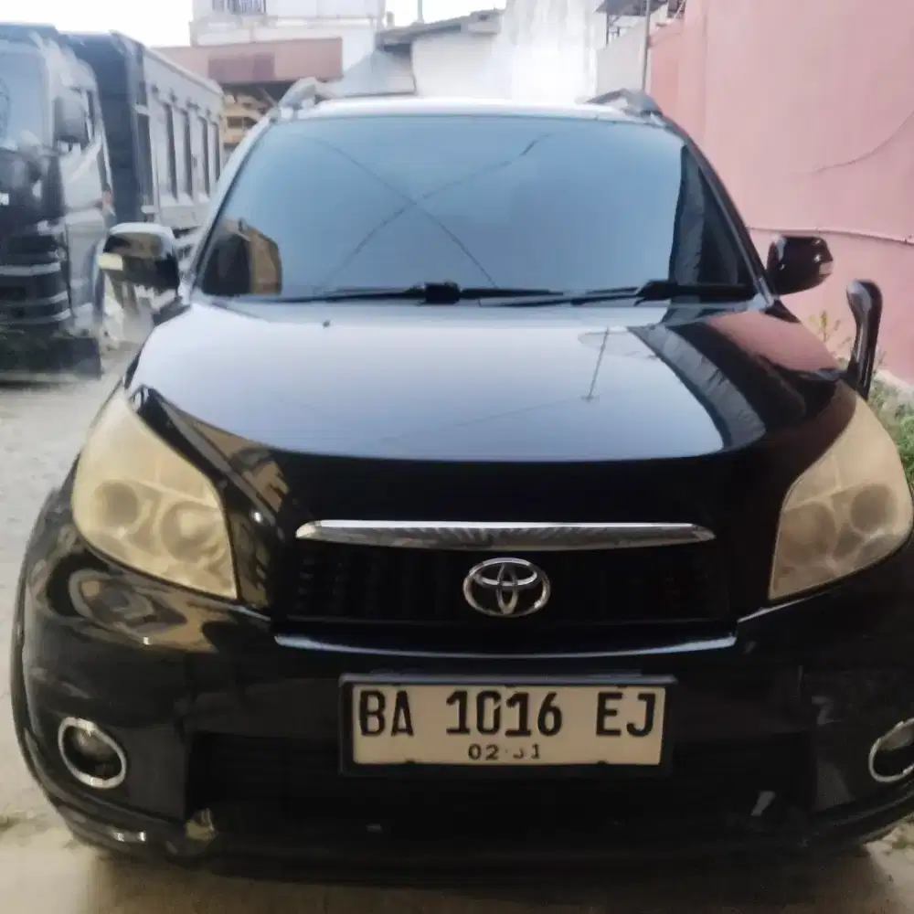 Di jual mobil rush tipe G 2015