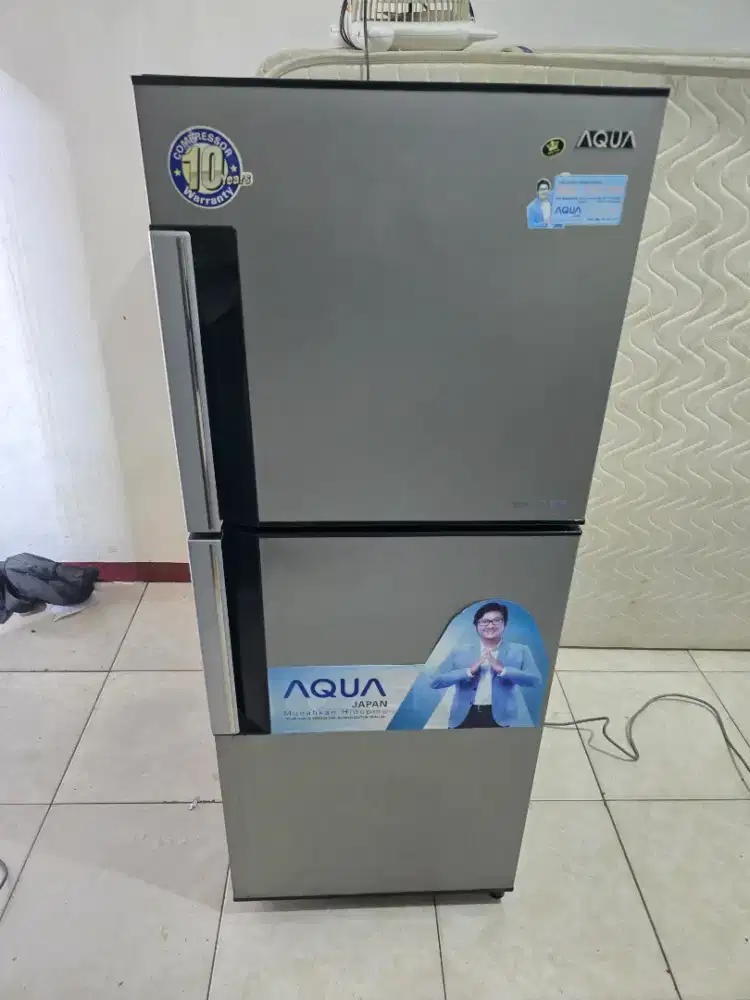kulkas 2 pintu aqua inverter