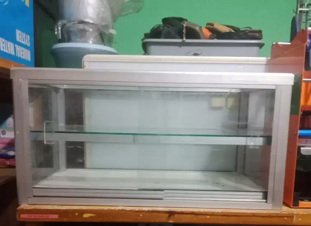Etalase serbaguna lengkap