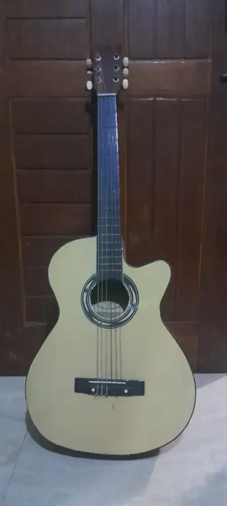 Dijual GITAR Alat musik