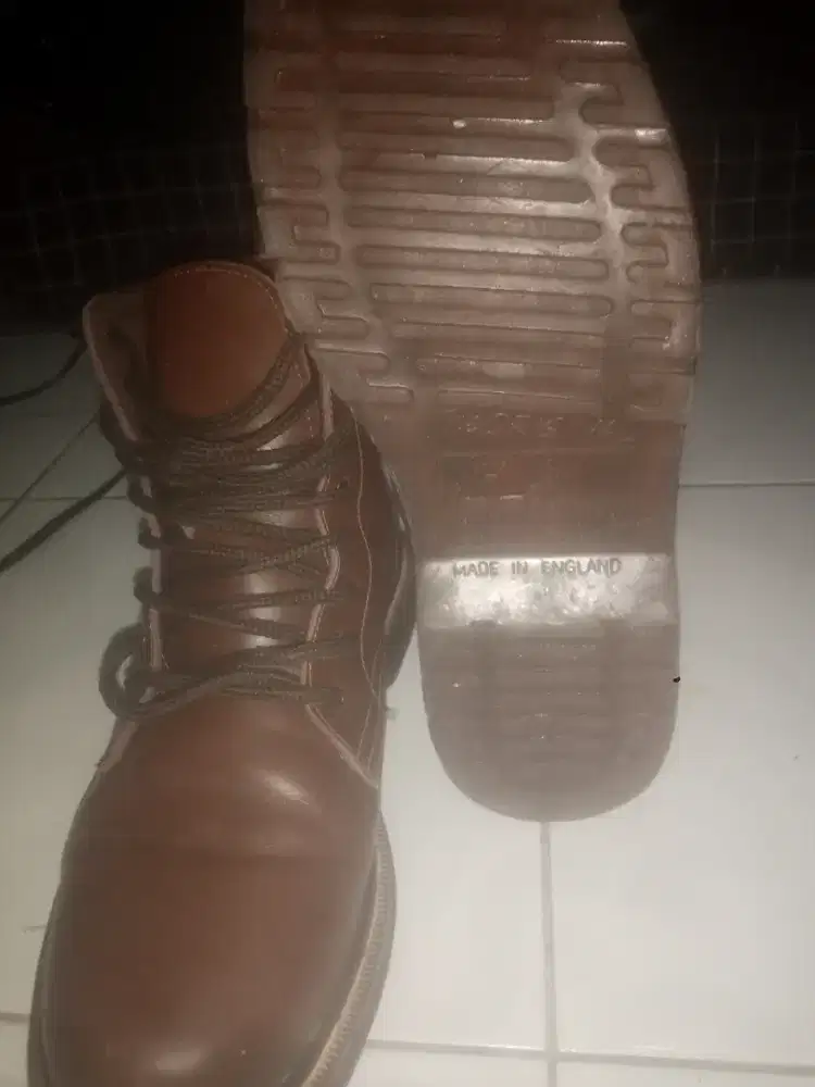 Dijual sepatu docmart (dr.martin)