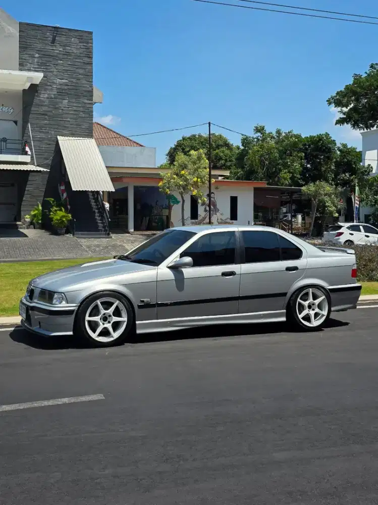 BMW E36 323i LE 1997