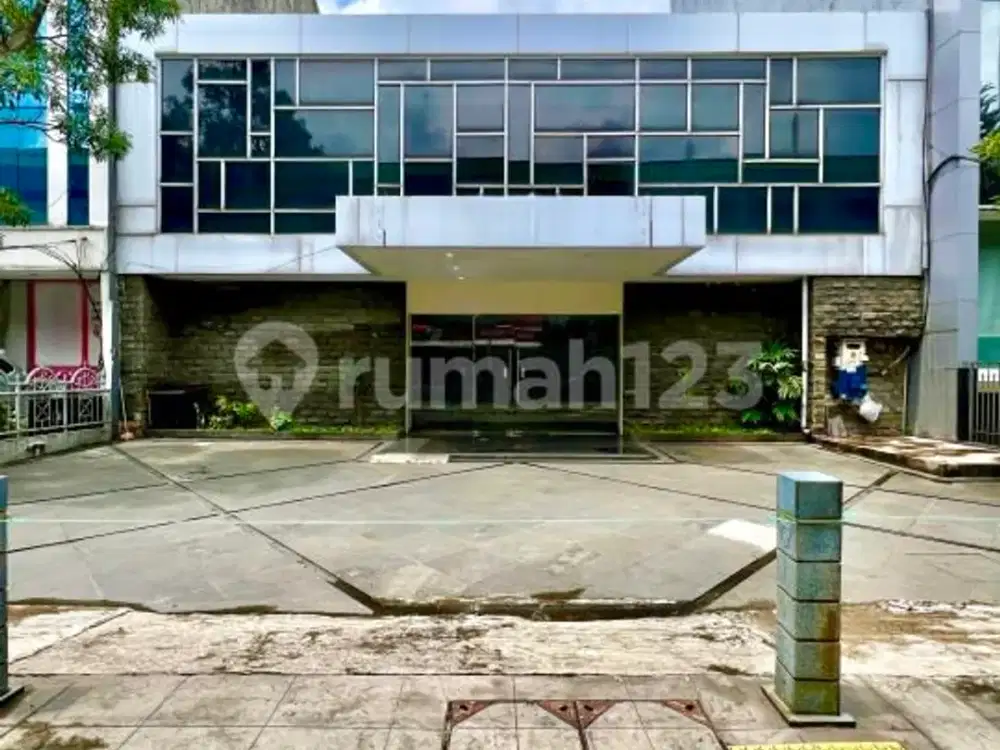 Dijual atau Disewakan Gedung Siap Pakai di Wolter Kebayoran Baru