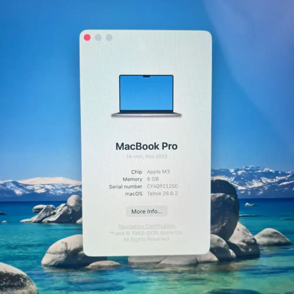 Macbook Pro M3 layar 14 Inch Ram 8 Ssd 512 full set Silver buat desain