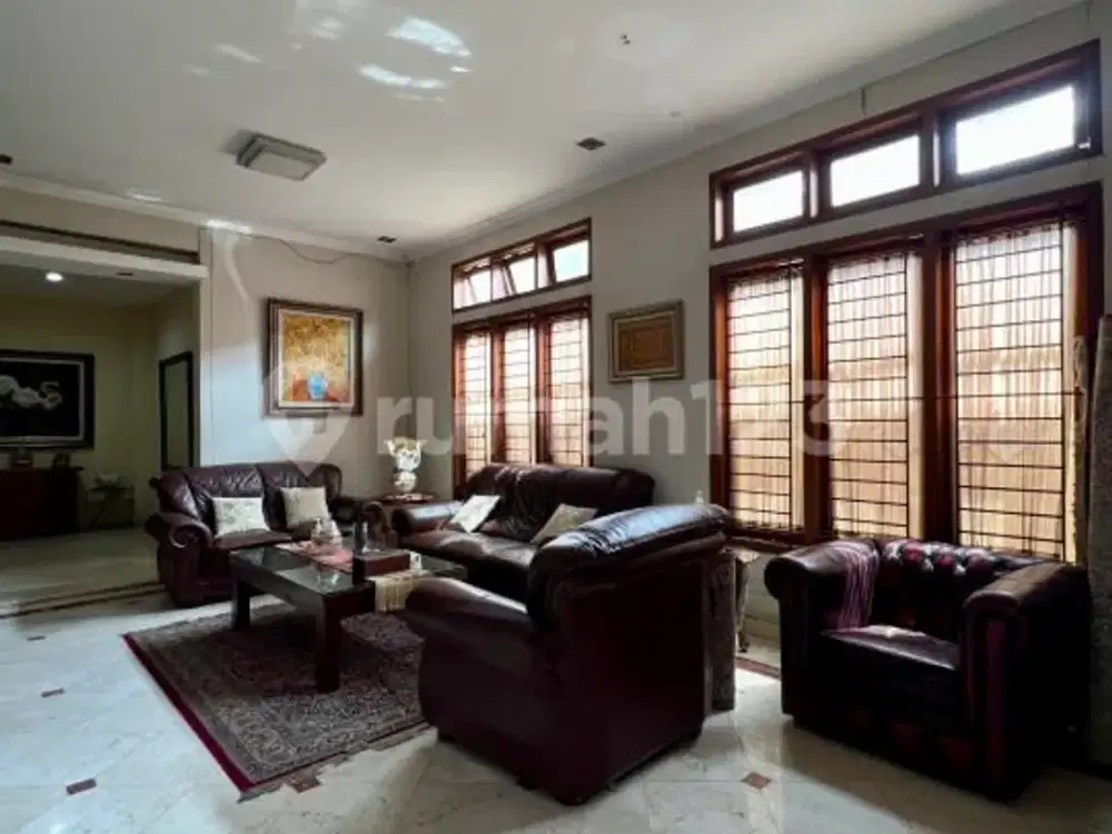Rumah 2 lantai di Kebayoran Baru, Jakarta Selatan