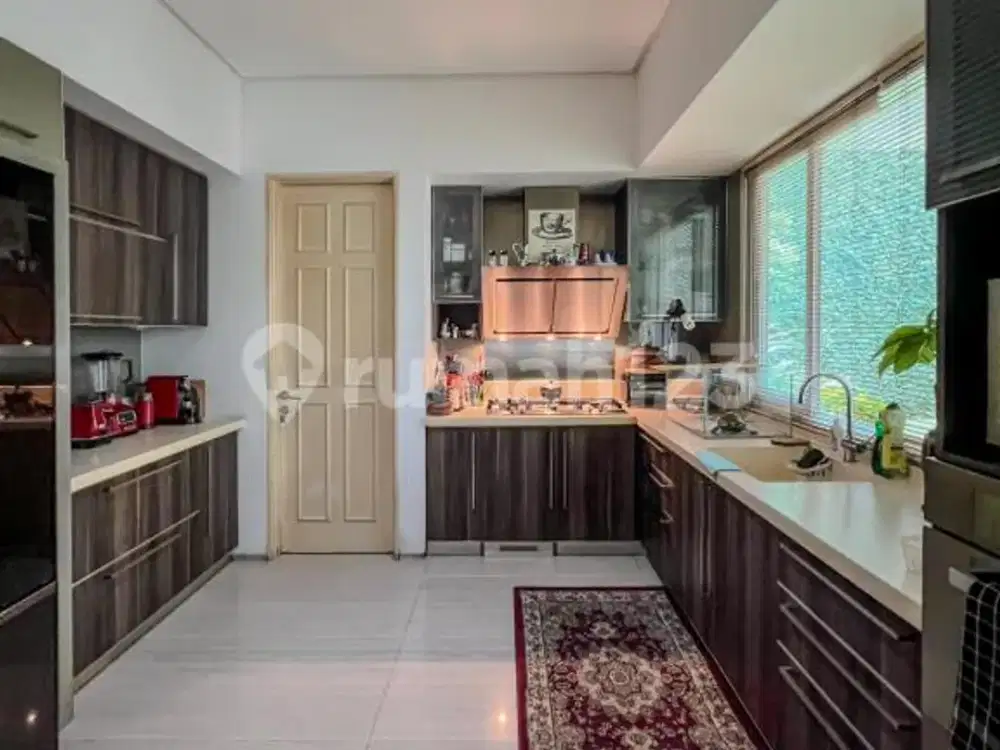 Rumah 2 lantai di Kebayoran Baru, Jakarta Selatan