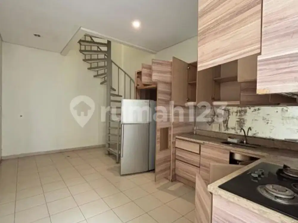 Rumah 3 Lantai di Pondok Pinang, Jakarta Selatan