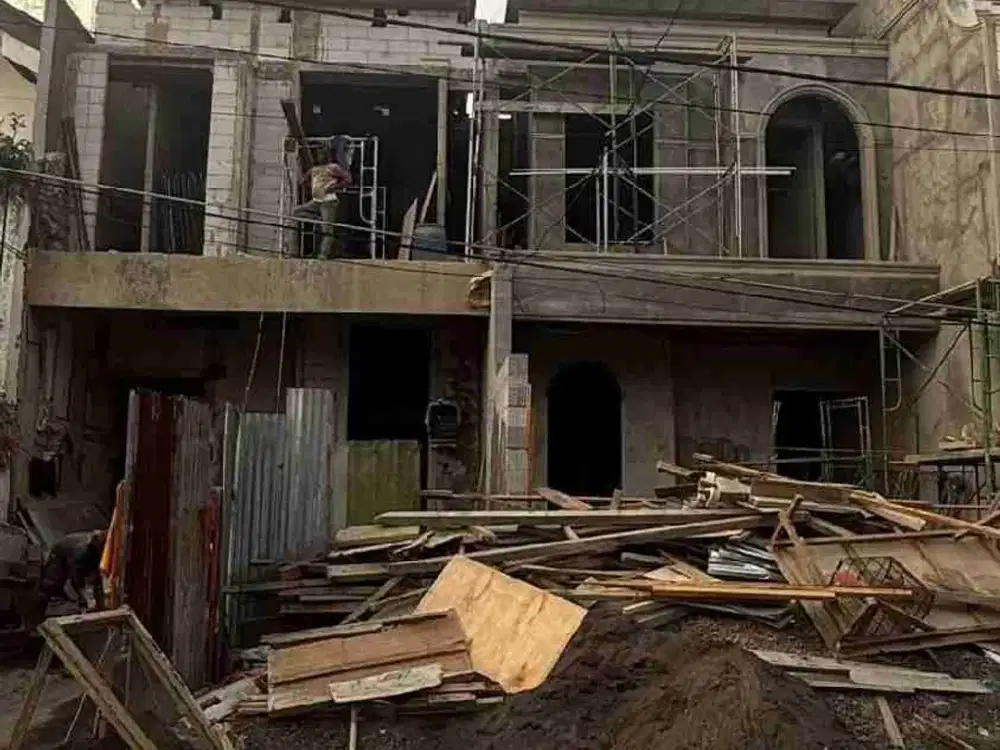 MANYAR BARU GRESS 2LT LEBAR 6 CARPORT 2MBL HADAP SELATAN