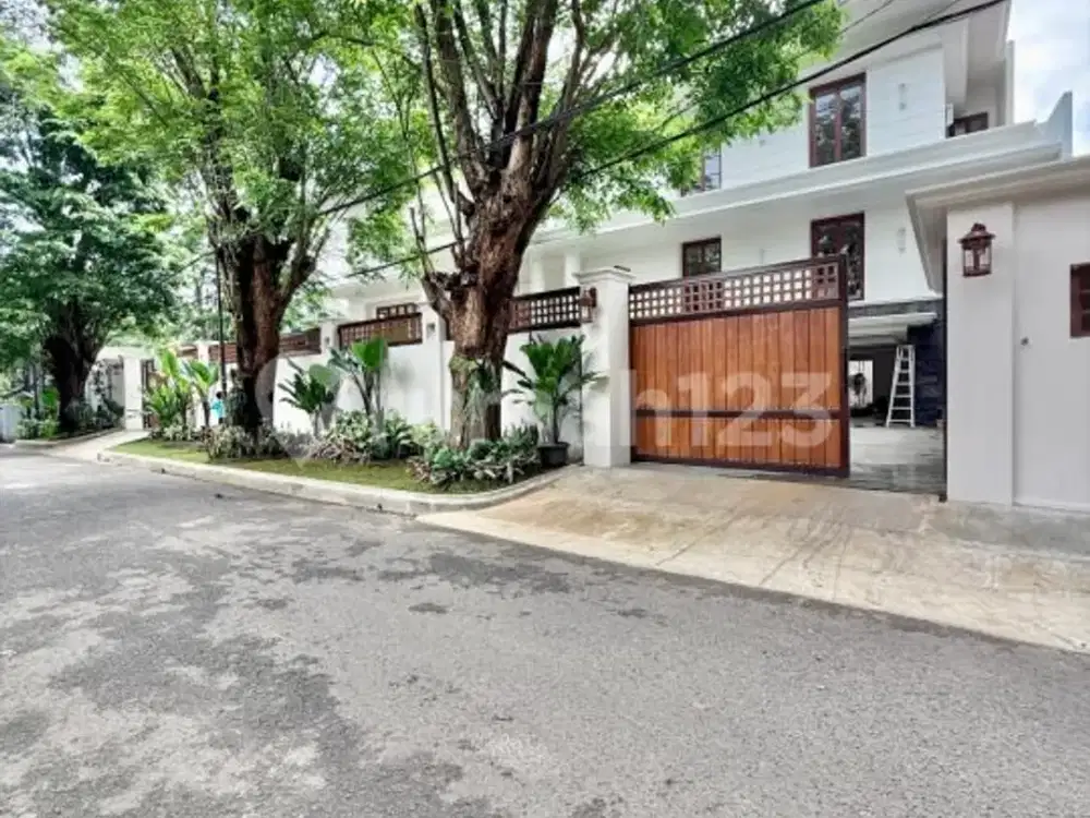 Jual Rumah Baru Tropical di Kemang Ada Pool dan Lift