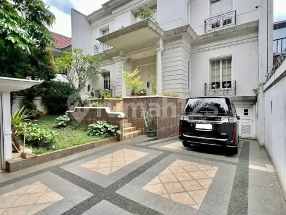 Rumah Classic di Brawijaya Kebayoran Baru