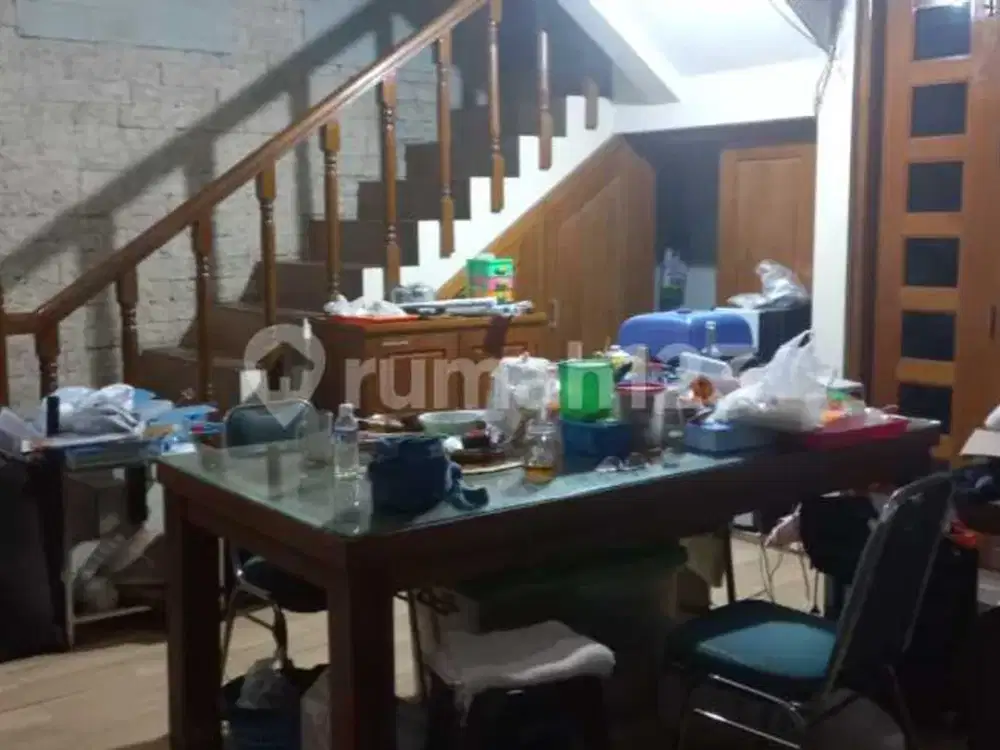 Rumah 2 Lantai, Siap Huni , Tidak Banjir , Dekat Javamall, Pasar Peterongan, Seperti Cluster Relatif Masih Baru