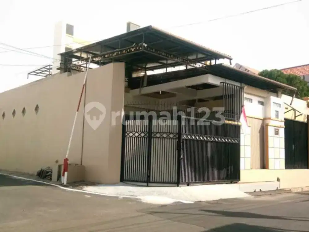 Rumah Tengah Kota Strategis, Bisa Untuk Usaha