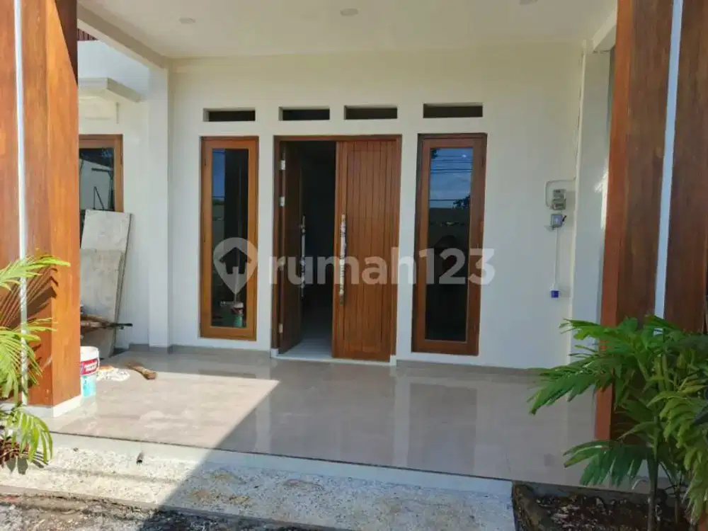Rumah 2 Lantai Di Banyumanik Siap Huni