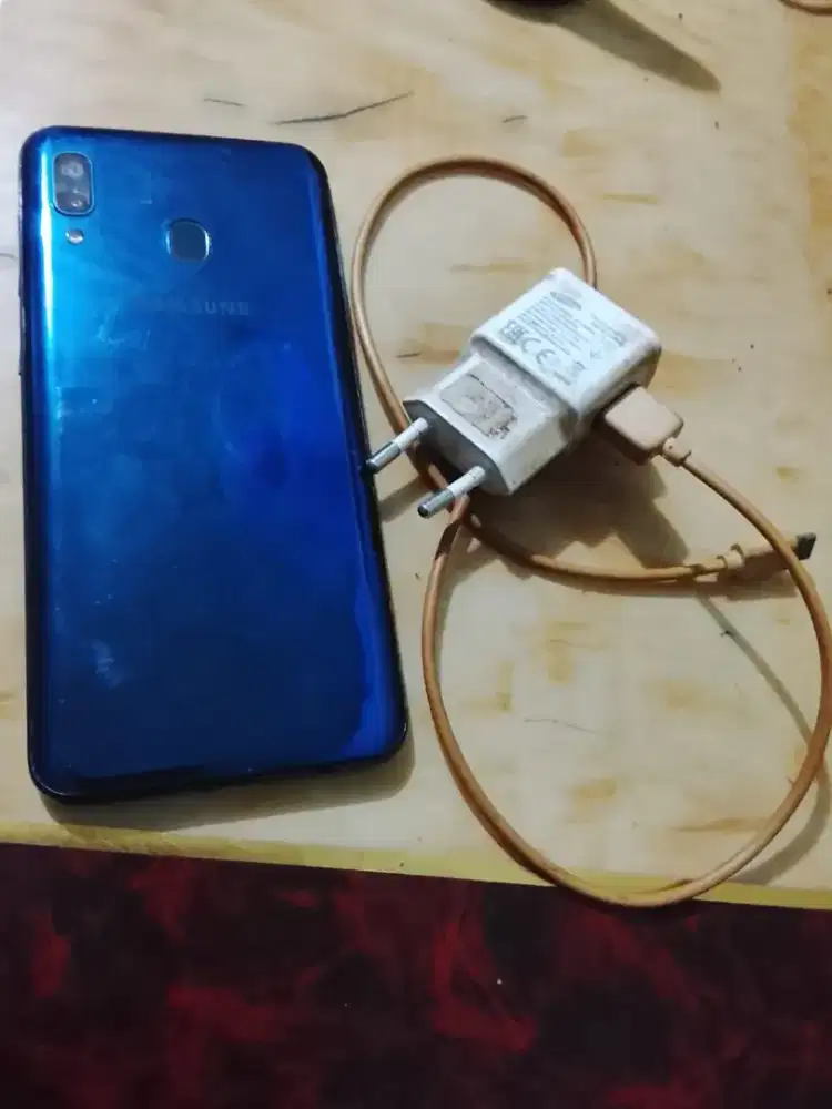 Samsung A20 ram 3/32gb hp cas