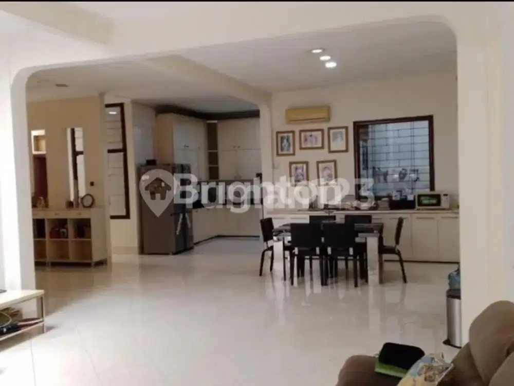 RUMAH HUNI HITUNG TANAH SEKITAR PASAR BARU, JAKARTA PUSAT (KODE RMRG 2690)