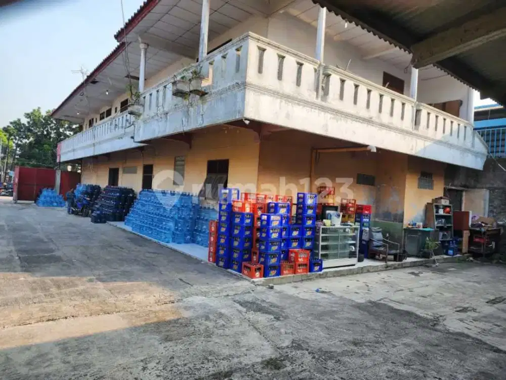 *Dijual Rumah 2 Lantai Hitung Tanah.luas.tanah 902M2 Pinggir Jalan Raya Duren Sawit, Jakarta Timur.*(Kode.rmrg 3042)