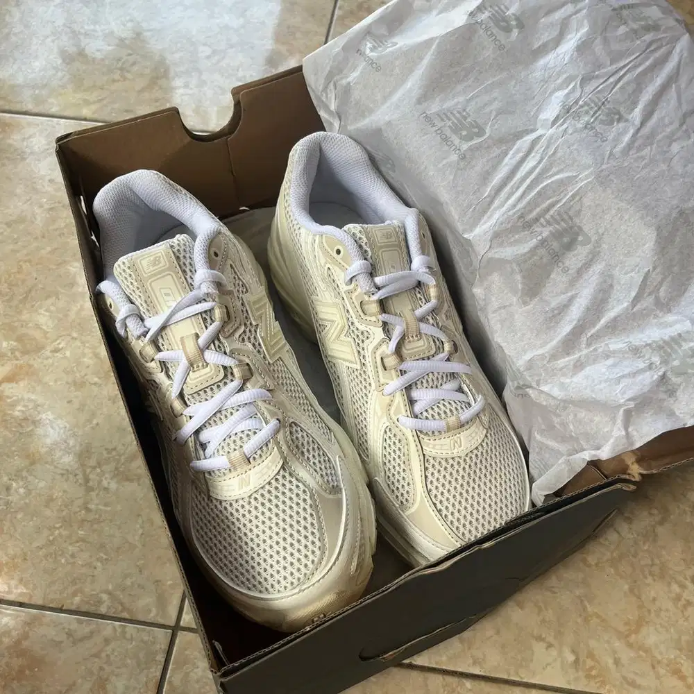 new balance BNIB