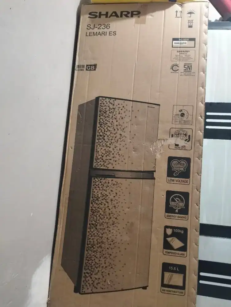 Di jual kulkas baru belum pernah pake