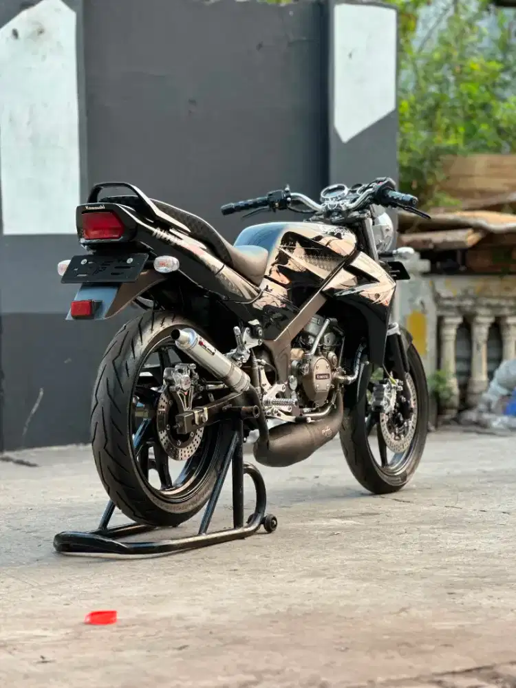 Ninja ss hitam asli suriken