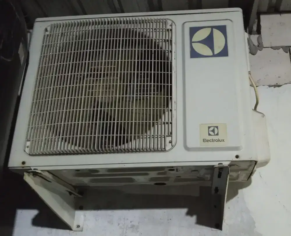 Menerima jual beli AC bekas borong atau satuan