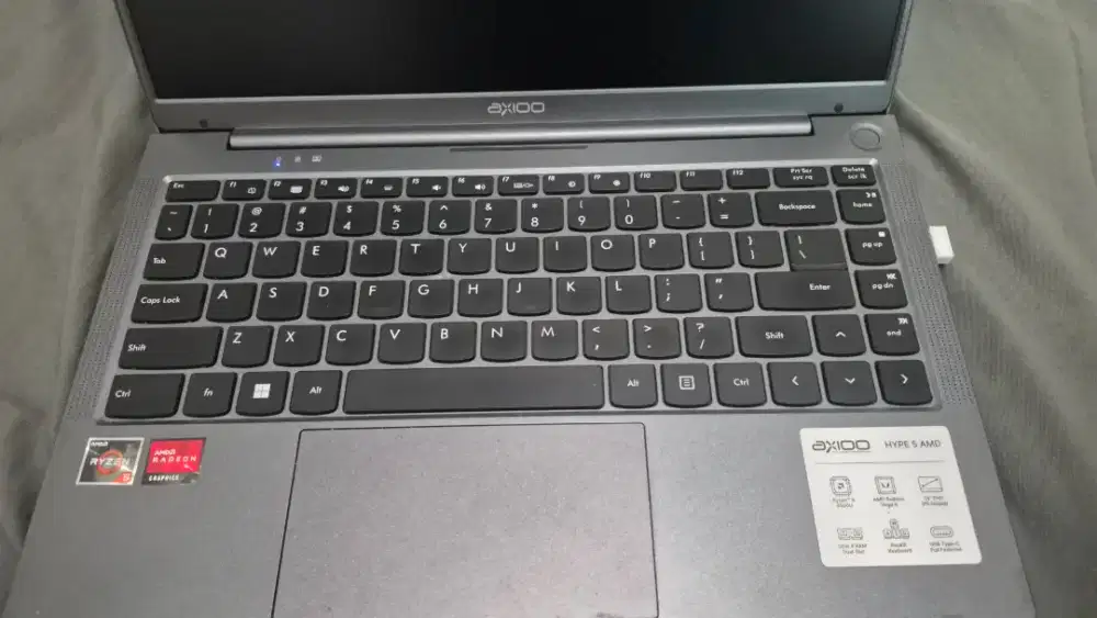 Laptop Axio hype 5 amd Ryzen 5 3500u