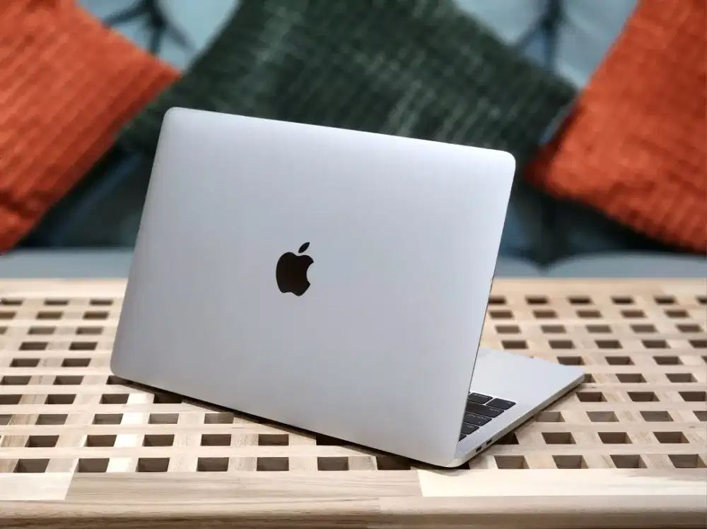 MacBook Pro Touchbar Two Thunderbolt High Performance Premium Looks