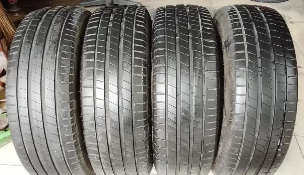 Dijual. 4pc ban 215/65 16 merk BF goodrich