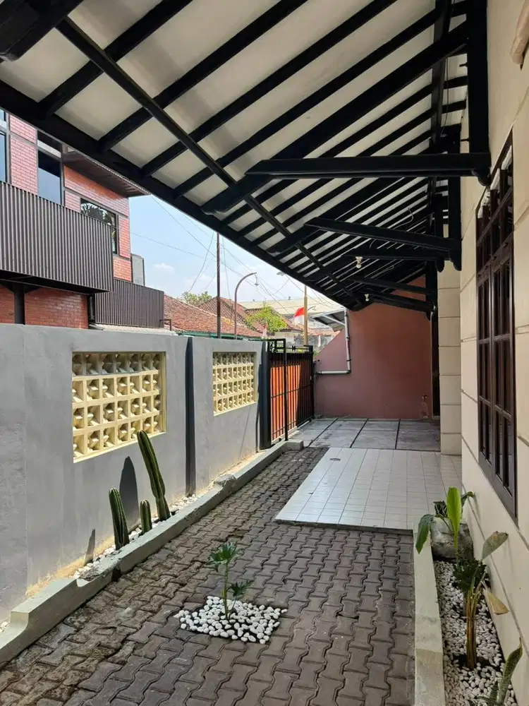 RUMAH FULLY FURNISHED, SIAP HUNI, BEBAS BANJIR! BANDUNG! WAJIB SURVEY!
