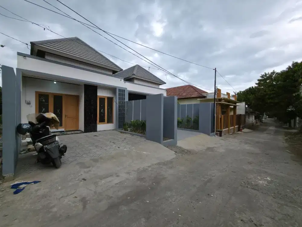 Rumah Tropis furnished di utara Perum Pamungkas Jalan Kaliurang Sleman