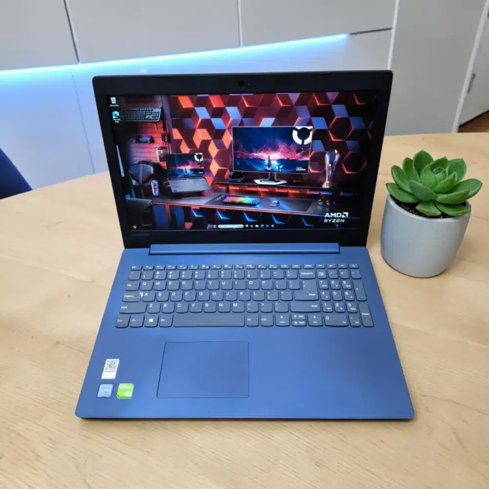 Laptop Lenovi Ideapad 15IKB Core i7 RAM 8Gb SSD 256Gb SLIM DUAL VGA