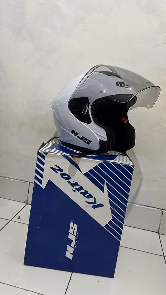 NJS Kairoz V1 White