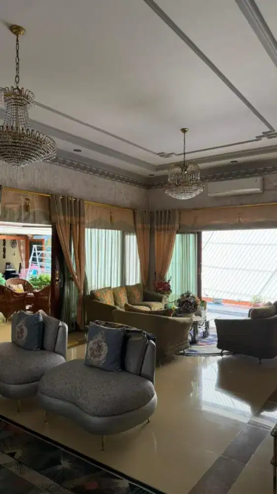 Di Jual Rumah Bagus Besar Siap Huni.