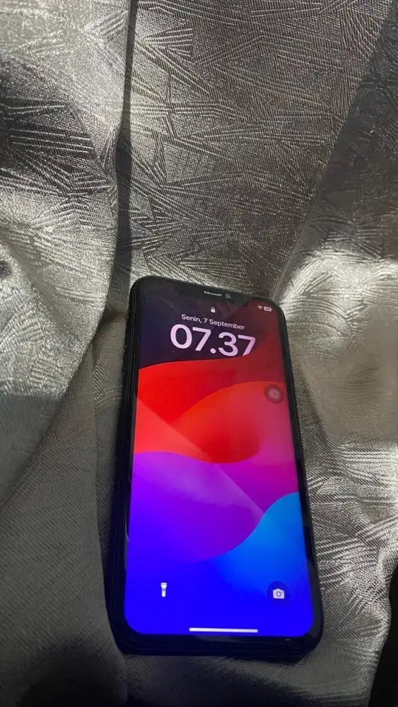 Iphone 11 64GB (preloved)