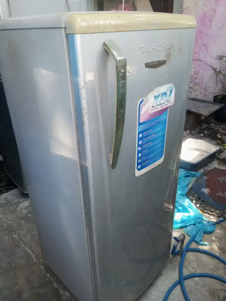 Menerima jual beli kulkas bekas borong atau satuan