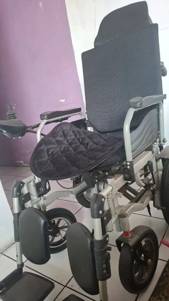 Jual kursi roda elektrik
