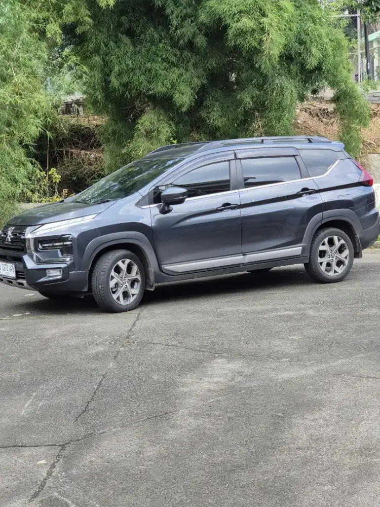 Mitsubishi Xpander Cross Plus 1.5 A/T 2024 Graphite Grey
