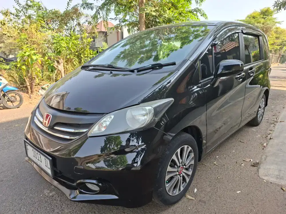 Honda Freed PSD 2013 AC Double Pakaian Sendiri Siap Pakai Bagus Skl