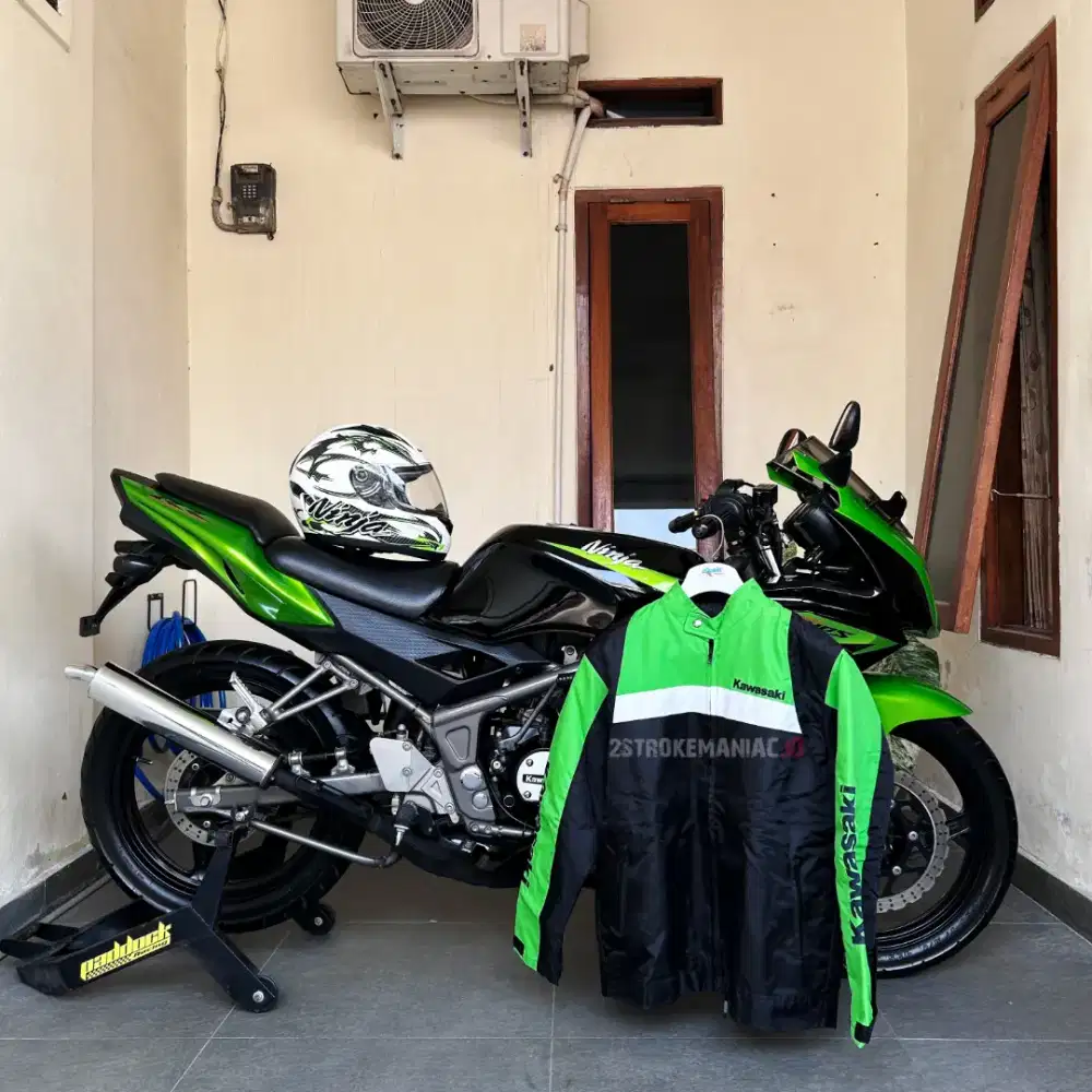KAWASAKI NINJA 150 RR NEW 2014 HIJAU GOOD CONDITION LIKE NEW