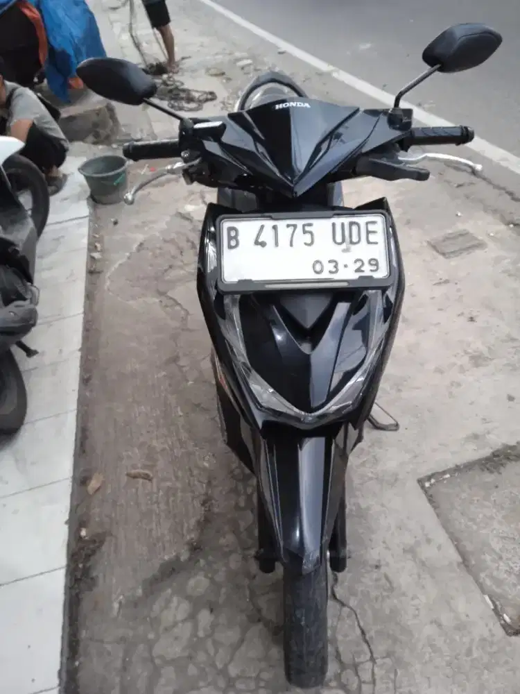 Honda Beat PGM-FI Tahun 2024 Mesin halus Body bagus Stater hidup