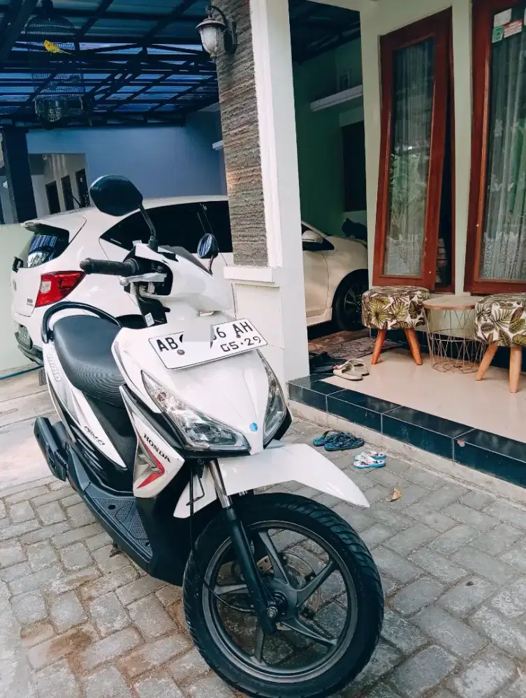 Dijual Motor VARIO 110 CW FI White 2014