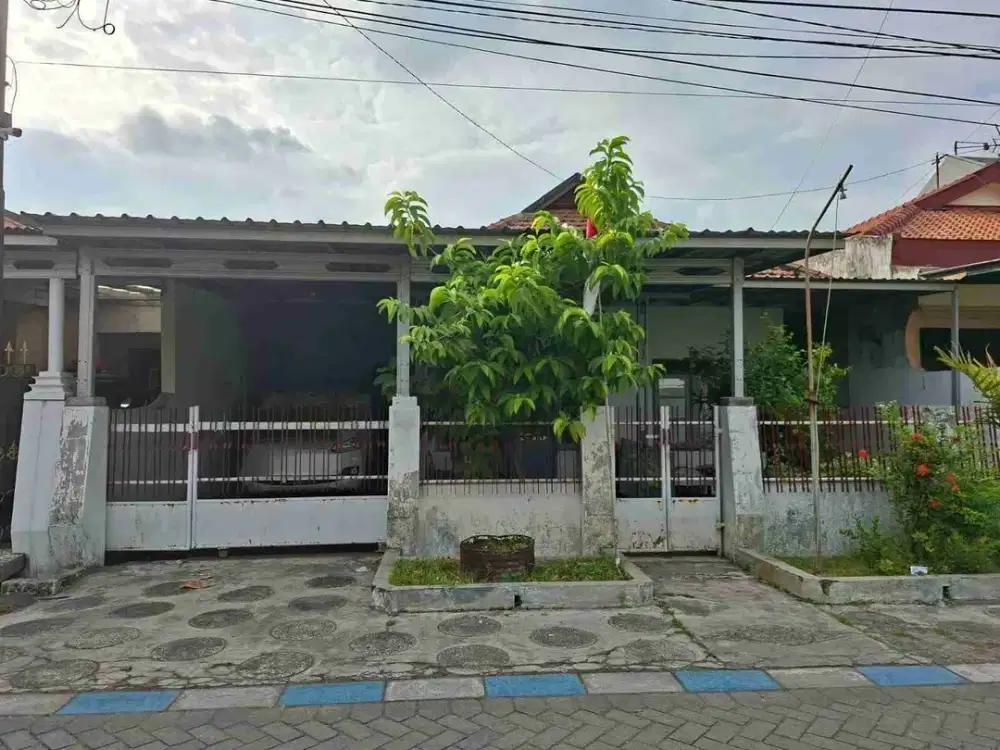 ‼RUMAH HITUNG TANAH‼PERLU RENOVASI di Kebraon Manis Delat Grand Harvest Surabaya.